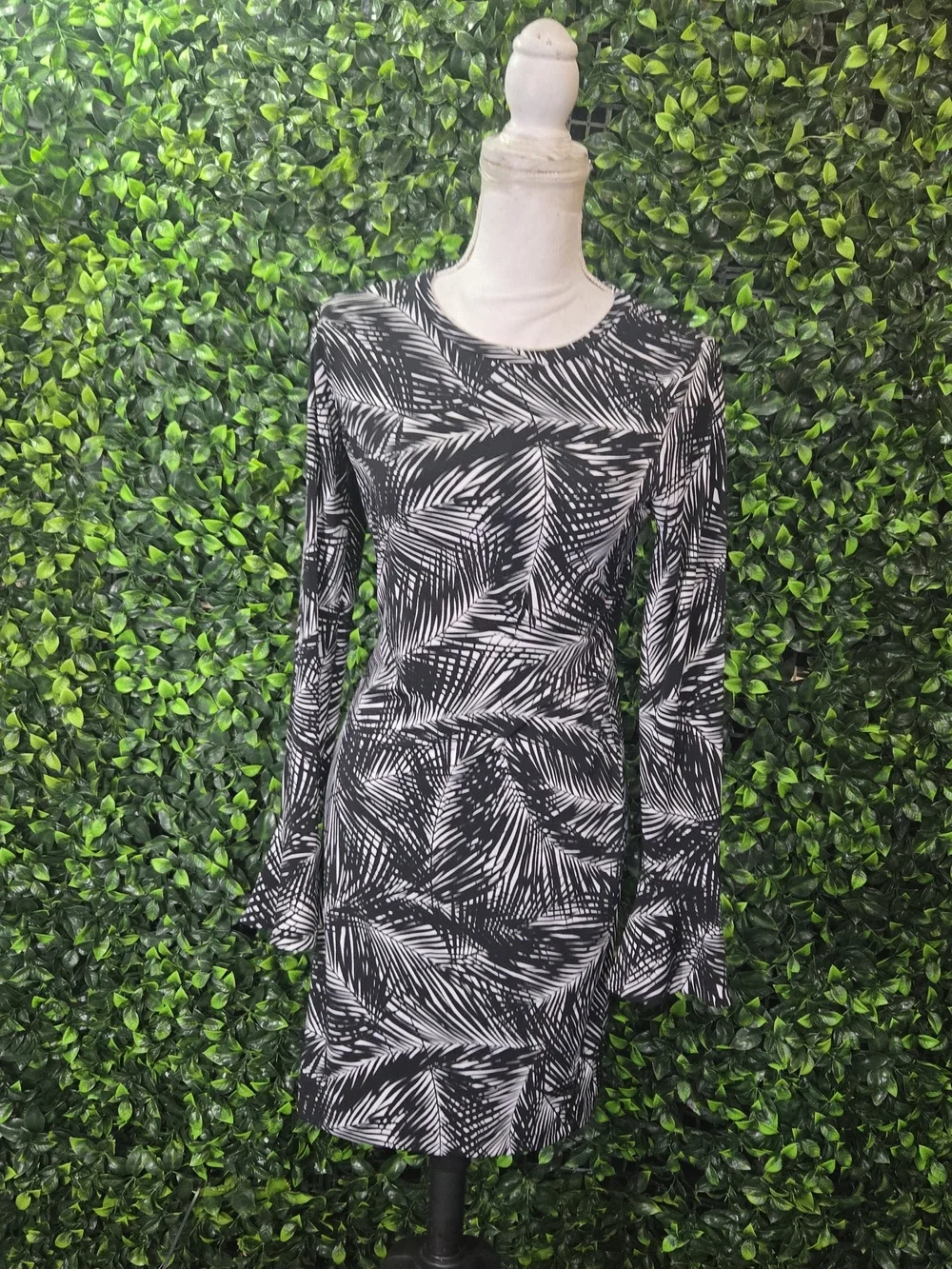 Michael Kors Black and White Palm-Print Long Sleeve Shift Dress